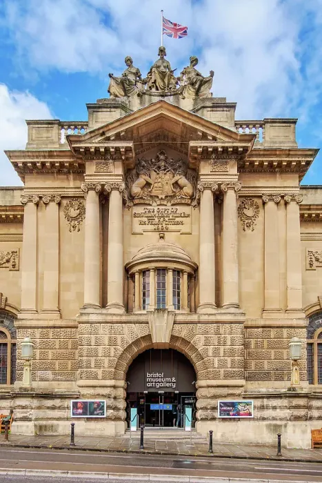 Framed Print : Bristol Museum and Art Gallery, Bristol, England, United Kingdom