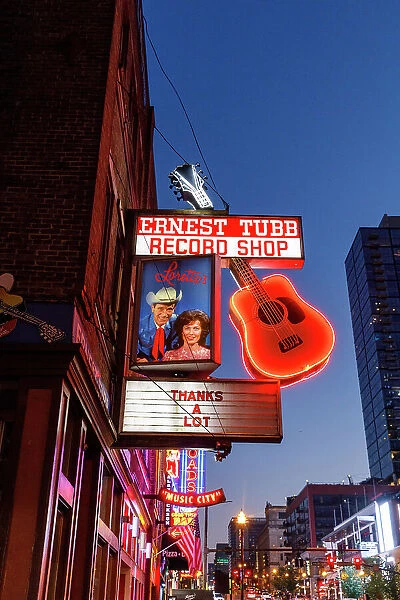 Broadway, Nashville, Tennessee, USA
