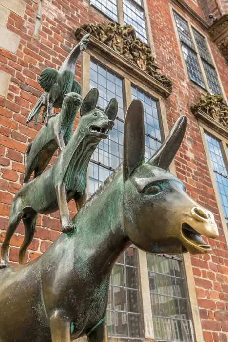 Framed Print : Bronze statue of Bremer Stadtmusikanten at the town hall, Bremen, Germany Framed Print : Bronze statue of Bremer Stadtmusikanten at the town hall, Bremen, Germany