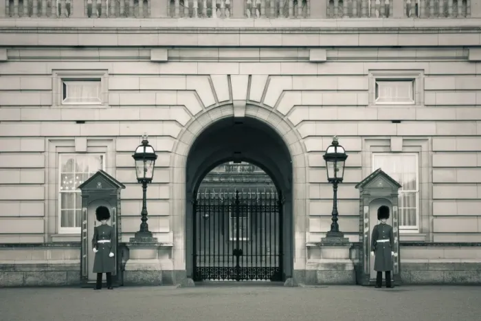 Framed Print : Buckingham Palace Framed Print : Buckingham Palace