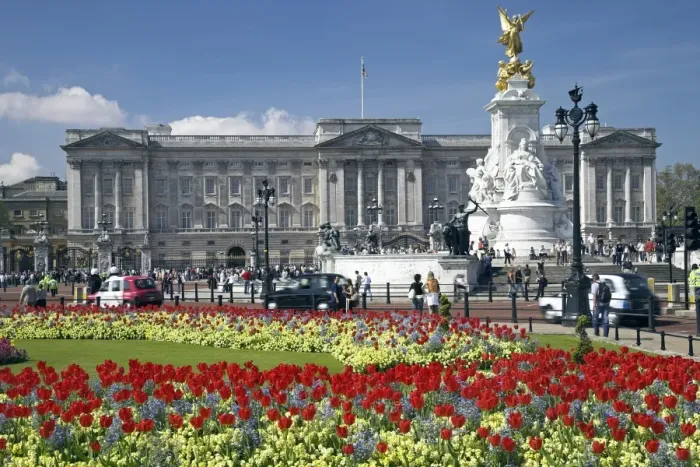 Framed Print : Buckingham Palace is the official London residence Framed Print : Buckingham Palace is the official London residence