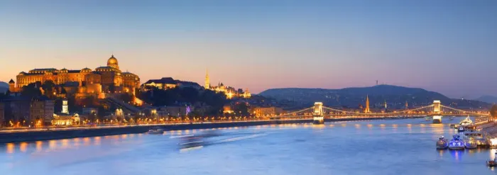 Framed Print : Buda Castle, Chain Bridge and River Danube at dusk, Budapest, Hungary Framed Print : Buda Castle, Chain Bridge and River Danube at dusk, Budapest, Hungary