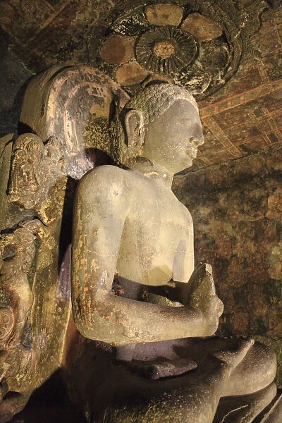 Buddha, Cave 6, vihara (monastery), UNESCO World Heritage site, Ajanta, Maharashtra