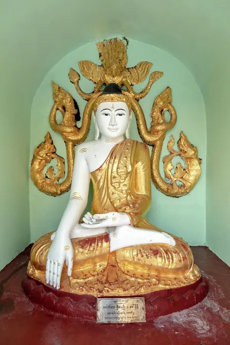 Framed Print : Buddha effigy, Umin Thonze Pagoda, a Buddhist stupa in the Sagaing Hills, Sagaing Region, Myanmar (Burma), Asia Framed Print : Buddha effigy, Umin Thonze Pagoda, a Buddhist stupa in the Sagaing Hills, Sagaing Region, Myanmar (Burma), Asia