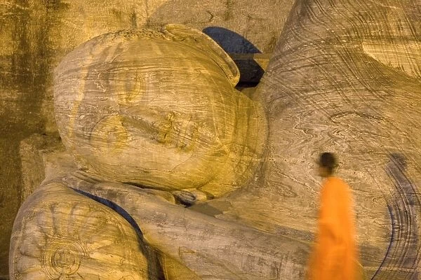 Buddha statue, Gal Vihara, Polonnaruwa, Sri Lanka