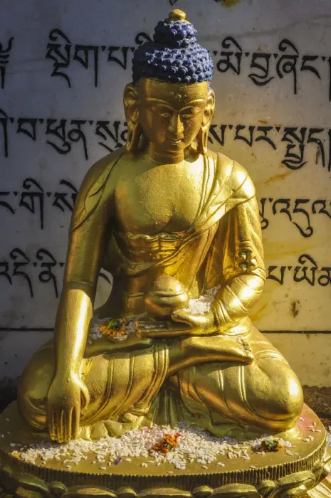 Framed Print : Buddha Statue in Swayambhunath temple, Kathmandu Valley, Nepal, Asia Framed Print : Buddha Statue in Swayambhunath temple, Kathmandu Valley, Nepal, Asia