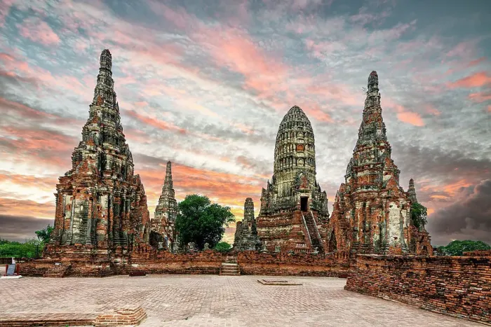 Framed Print : Buddhist prang (Khmer-style pagoda) of Wat Chaiwatthanaram temple under a scenic sky at dawn, Ayutthaya, Thailand Framed Print : Buddhist prang (Khmer-style pagoda) of Wat Chaiwatthanaram temple under a scenic sky at dawn, Ayutthaya, Thailand
