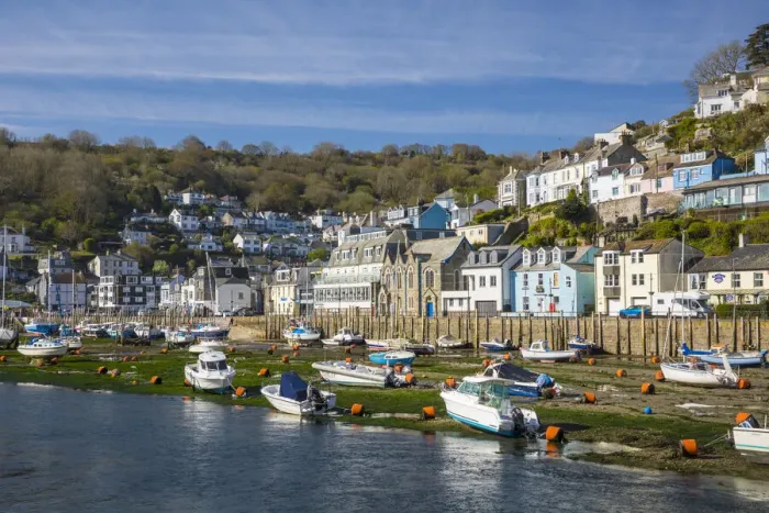Framed Print : Buildings along the estuary in Looe, Cornwall, England, UK Framed Print : Buildings along the estuary in Looe, Cornwall, England, UK