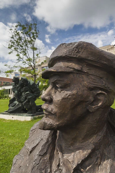 Bulgaria, Sofia, Sculpture Park of Socialist art, bust of Lenin, Lev Kerbel, 1963