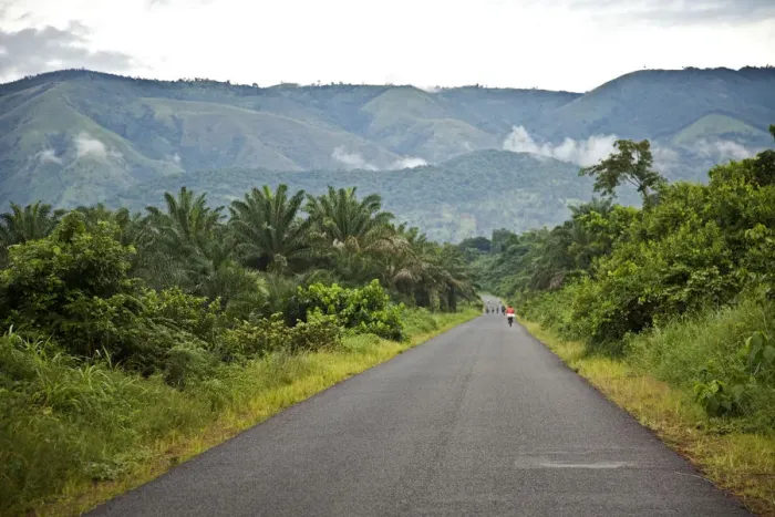 Framed Print : Burundi. The main road to Tanzania provides an essential trade route Framed Print : Burundi. The main road to Tanzania provides an essential trade route