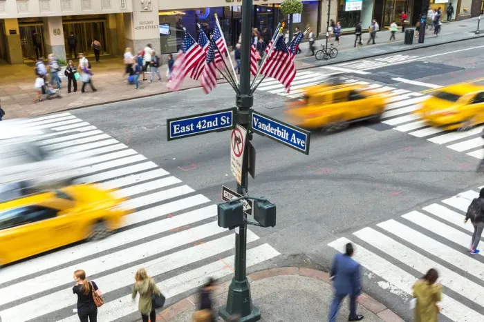 Framed Print : Busy pedestrian crossing, Central Manhattan, New York, USA Framed Print : Busy pedestrian crossing, Central Manhattan, New York, USA