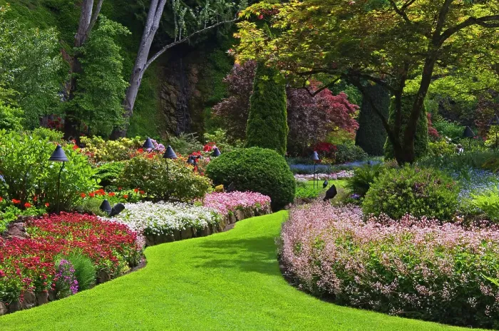 Framed Print : The Butchart Gardens. Brentwood Bay near Victoria, British Columbia, Canada Framed Print : The Butchart Gardens. Brentwood Bay near Victoria, British Columbia, Canada
