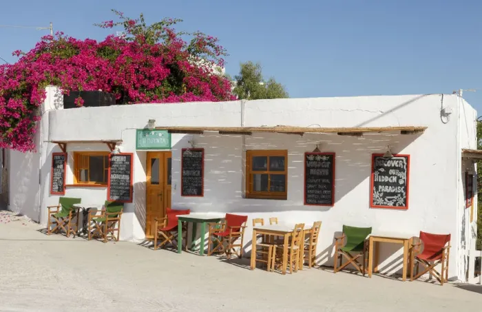 Framed Print : Cafe in the Chora, Folegandros, Cyclades, Greece Framed Print : Cafe in the Chora, Folegandros, Cyclades, Greece