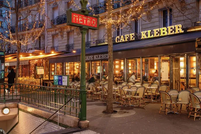 Framed Print : Cafe Kleber at Trocadero, Paris, Ile de France, France