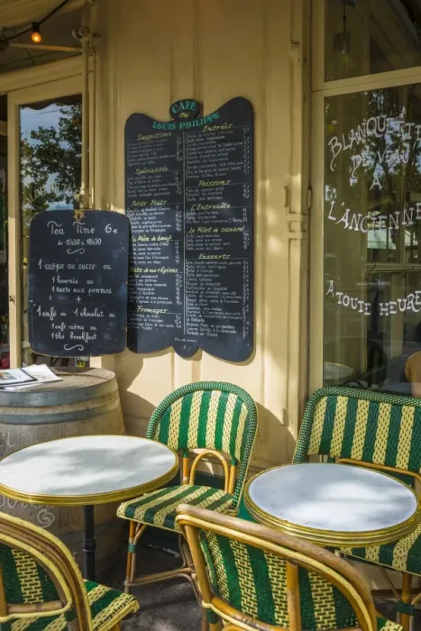 Framed Print : Cafe in the Maris district, Paris, France