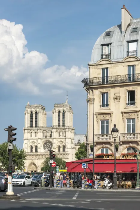 Framed Print : Cafe at Place St. Michel & Notre Dame cathedral, Rive Gauche, Paris, France