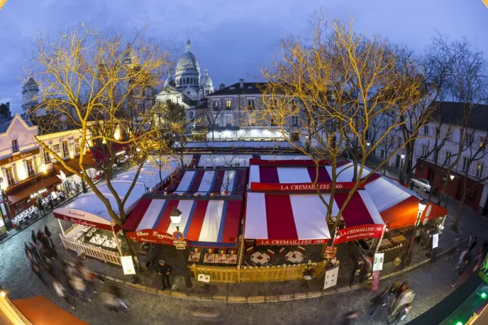 Framed Print : Cafe and street scene in Montmartre, Paris, France, Europe - Time lapse Framed Print : Cafe and street scene in Montmartre, Paris, France, Europe - Time lapse