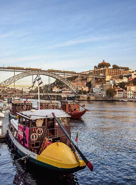 Cais da Estiva, Douro River and Dom Luis I Bridge, Porto, Portugal