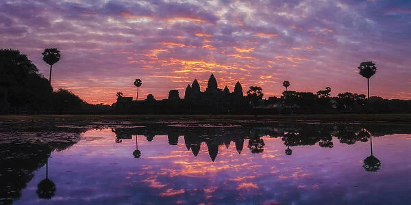 Cambodia, Temples of Angkor (UNESCO site), Angkor Wat