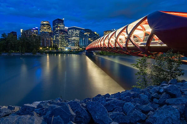 Canada, Alberta, Calgary: night skyline from the Peace Bridge