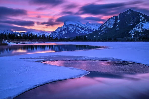 Canada, Alberta, Rocky Mountains, Banff National Park, Vermillion lakes, Mount Rundle;