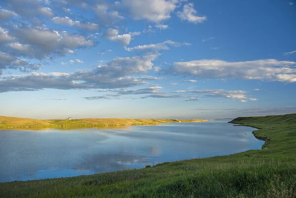 Canada, Alberta, Stavely, prairie landscape and pine coulee reservoir