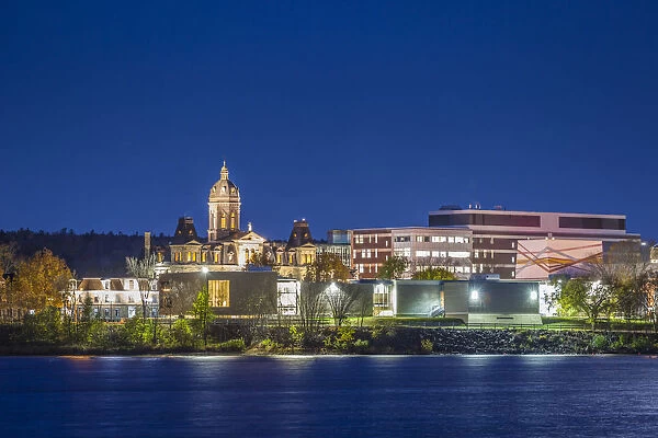Canada, New Brunswick, Central New Brunswick, Fredericton, city skyline from the Saint