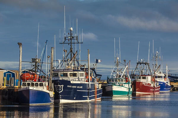 Canada, New Brunswick, Northeastern New Bruswick, Caraquet, boats in the fishing port