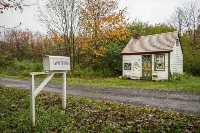 Framed Print : Canada, Nova Scotia, Digby, Maud Lewis House Replica built by Murray Ross, perfect