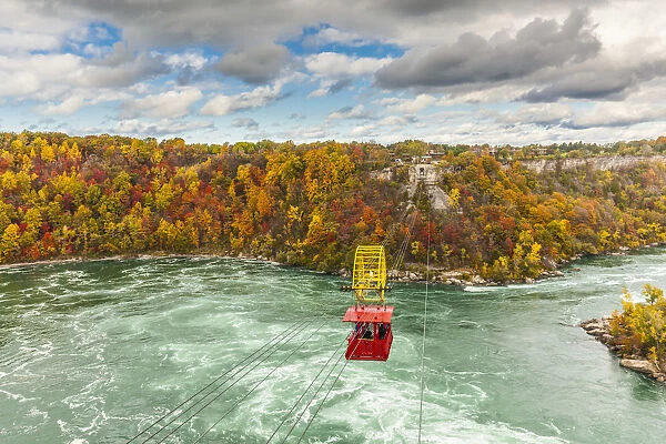 Canada, Ontario, Niagara Falls, Whirlpool Aero Car, tourist gondola above the Niagara