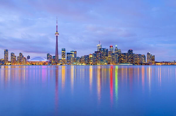 Canada, Ontario, Toronto, CN Tower and Downtown Skyline