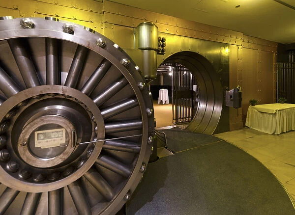 Canada, Ontario, Toronto, One King West Hotel, former vault of the Dominion Bank
