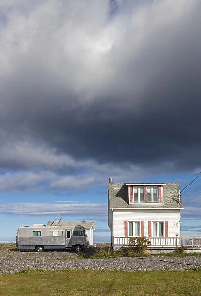 Canada, Quebec, Gaspe Peninsula, L Anse-au-Griffon, house with motor home, autumn