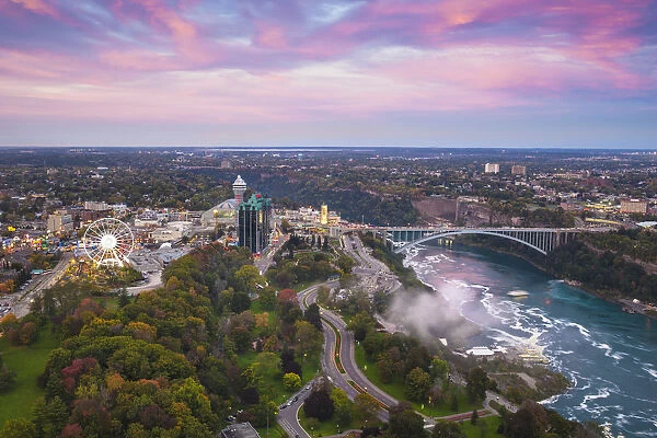 Canada and USA, Ontario and New York State, Niagara, View over Victoria Park towards