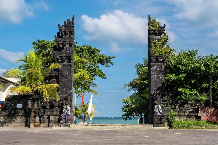 Framed Print : A Candi bentar (split gateway) at Jimbaran beach, Bali, Indonesia Framed Print : A Candi bentar (split gateway) at Jimbaran beach, Bali, Indonesia