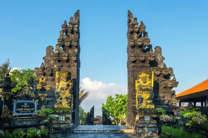 Framed Print : A Candi bentar (split gateway) at Tanah Lot, Bali, Indonesia Framed Print : A Candi bentar (split gateway) at Tanah Lot, Bali, Indonesia