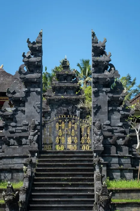 Framed Print : A Candi bentar (split gateway) at a Typical Balinese Hindu temple, Sideman, Bali, Indonesia Framed Print : A Candi bentar (split gateway) at a Typical Balinese Hindu temple, Sideman, Bali, Indonesia