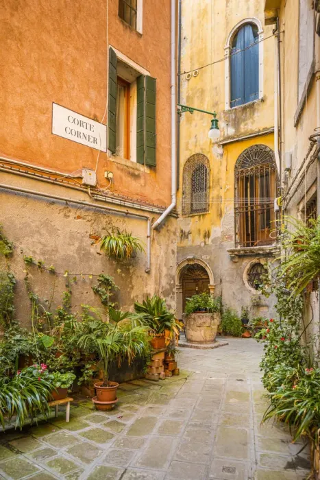 Framed Print : Cannaregio, Venice, Veneto, Italy Framed Print : Cannaregio, Venice, Veneto, Italy