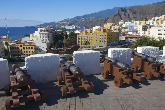 Framed Print : Cannons, Castillo de la Virgen in Santa Cruz de La Palma, La Palma, Canaries, Spain Framed Print : Cannons, Castillo de la Virgen in Santa Cruz de La Palma, La Palma, Canaries, Spain