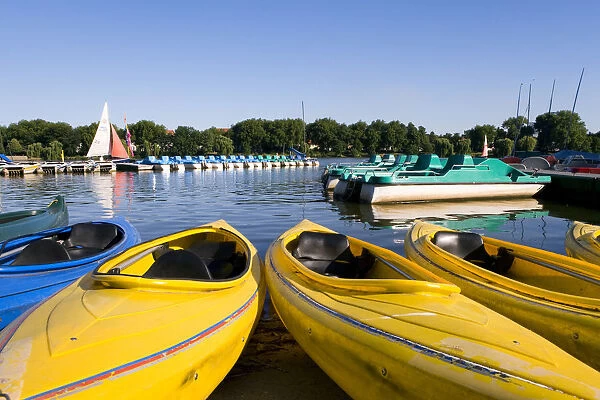 Canoes, Lake Aasee, Muensterland, North Rhine Westphalia, Germany