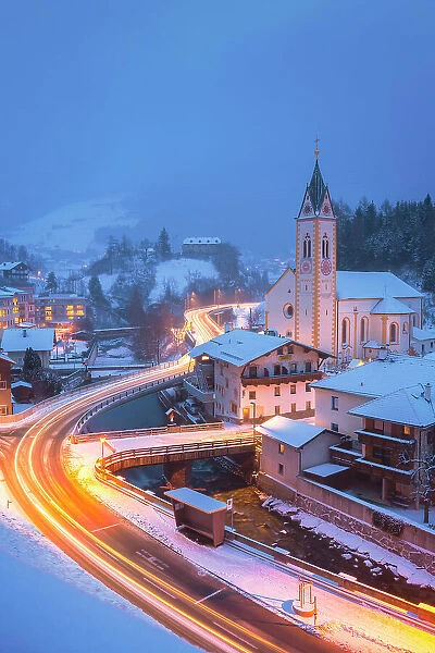 Car trails by the church of Our Dear Lady Maria Himmelfahrt in Matrei am Brenner, Wipptal, Innsbruck Land, Tyrol, Austria