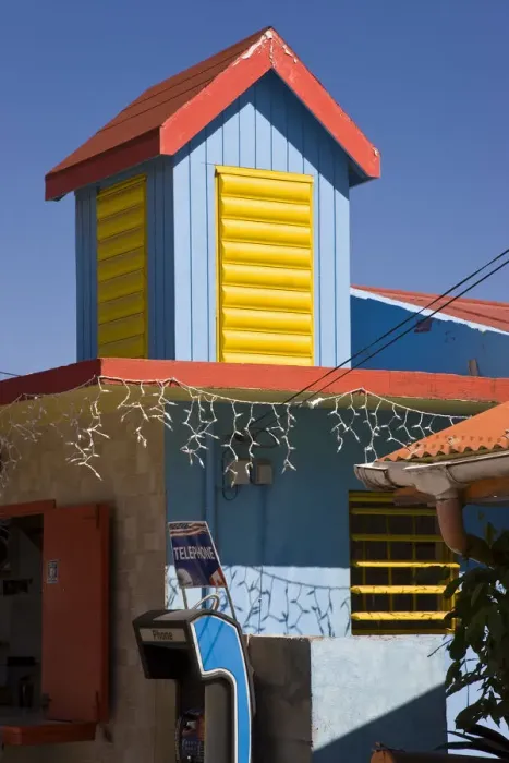 Framed Print : Caribbean, French West Indies, Saint Martin, colourful building in Grand-Case Framed Print : Caribbean, French West Indies, Saint Martin, colourful building in Grand-Case