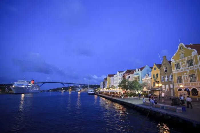 Framed Print : Caribbean, Netherland Antilles, Curacao, Willemstad (UNESCO World Heritage site), Punda Framed Print : Caribbean, Netherland Antilles, Curacao, Willemstad (UNESCO World Heritage site), Punda