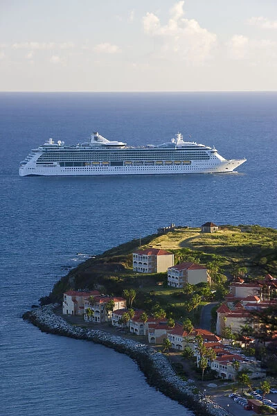 Caribbean, Netherlands Antilles, Sint Maarten, Great Bay & Philipsburg, Cruise Ship