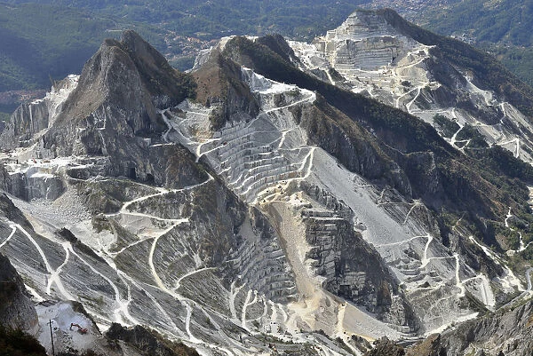 carrara marble quarries, massa carrara province, tuscany, italy