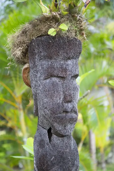 Framed Print : Carved statue in The Warwick Hotel, Coral Coast, Viti Levu, Fiji (PR)