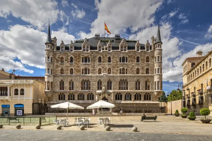 Framed Print : Casa Botines, Leon, Castile and Leon, Spain Framed Print : Casa Botines, Leon, Castile and Leon, Spain