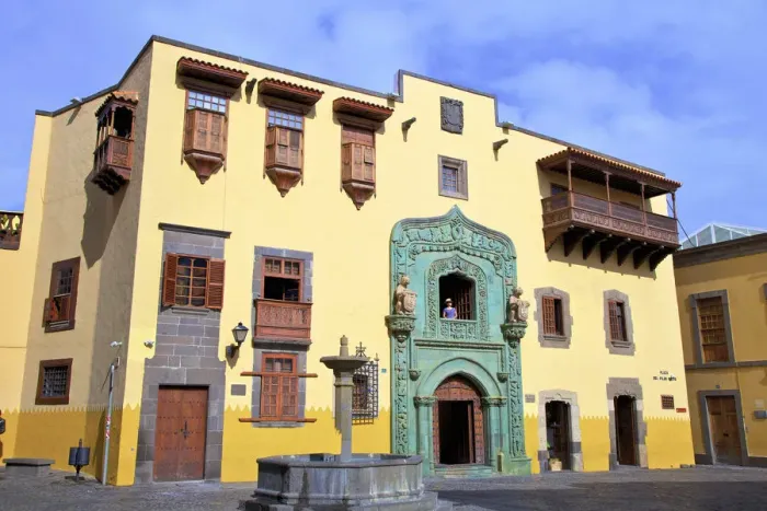 Framed Print : Casa de Colon, Vegueta Old Town, Las Palmas de Gran Canaria, Gran Canaria, Canary Islands Framed Print : Casa de Colon, Vegueta Old Town, Las Palmas de Gran Canaria, Gran Canaria, Canary Islands