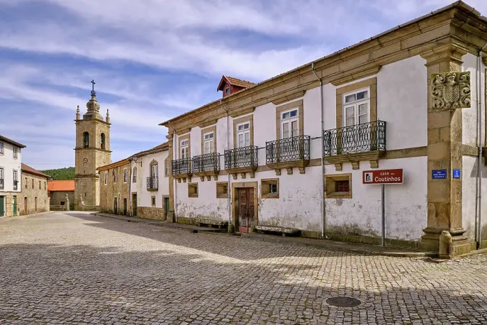 Framed Print : Casa dos Coutinhos Manor House, 18th century. Leomil, Moimenta da Beira. Portugal Framed Print : Casa dos Coutinhos Manor House, 18th century. Leomil, Moimenta da Beira. Portugal