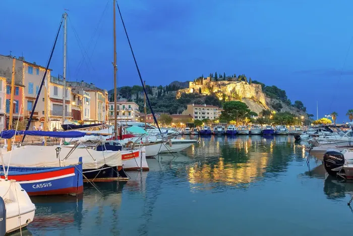 Framed Print : Cassis harbour and chateau at dusk, Bouches-du-Rhone, Provence-Alpes-Cote d'Azur, France